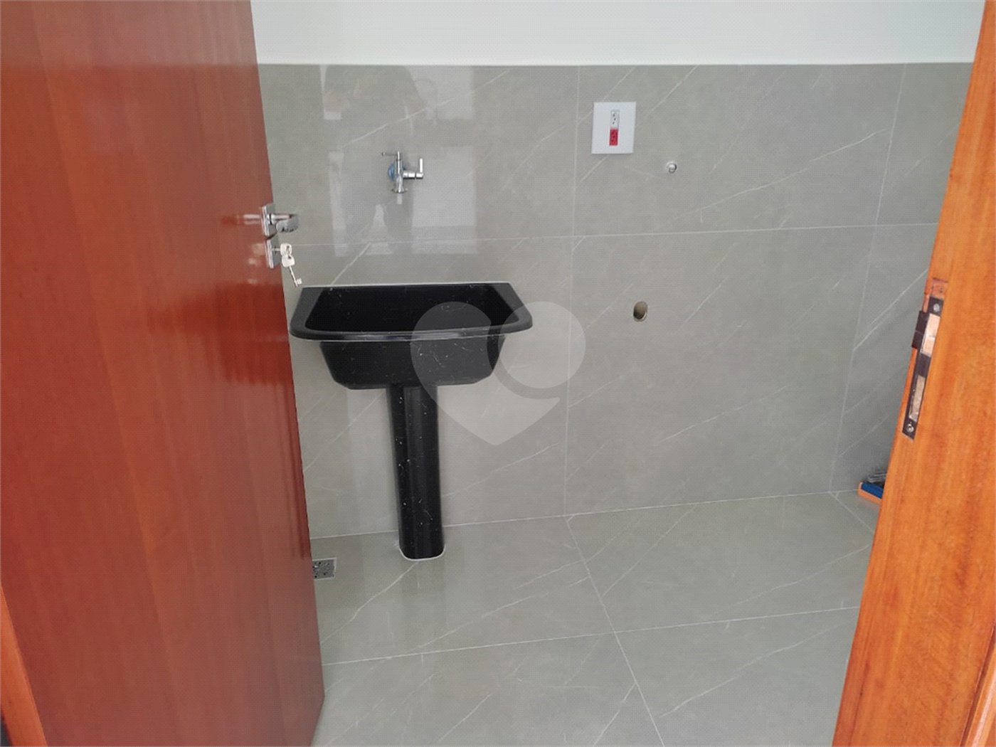Casa à venda com 3 quartos, sendo 1 suíte,  em Loteamento Parque Residencial Serras de Atibaia II, Atibaia, SP