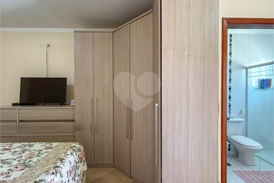 Sobrado à venda com 3 quartos, sendo 1 suíte, em Vila Mangalot, São Paulo, SP
