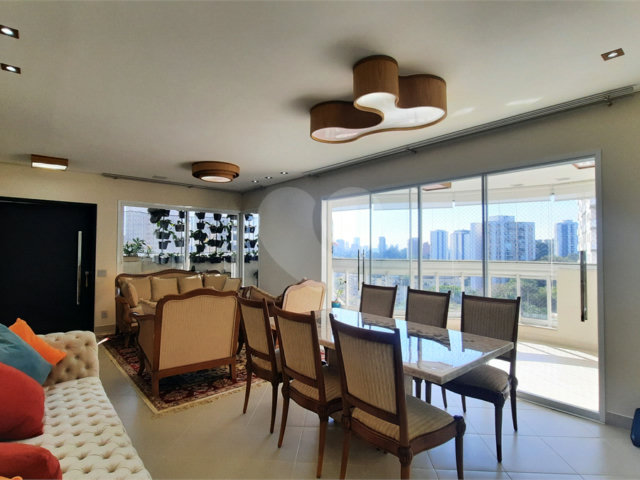 Apartamento à venda com 3 suítes em Jardim Marajoara, São Paulo, SP