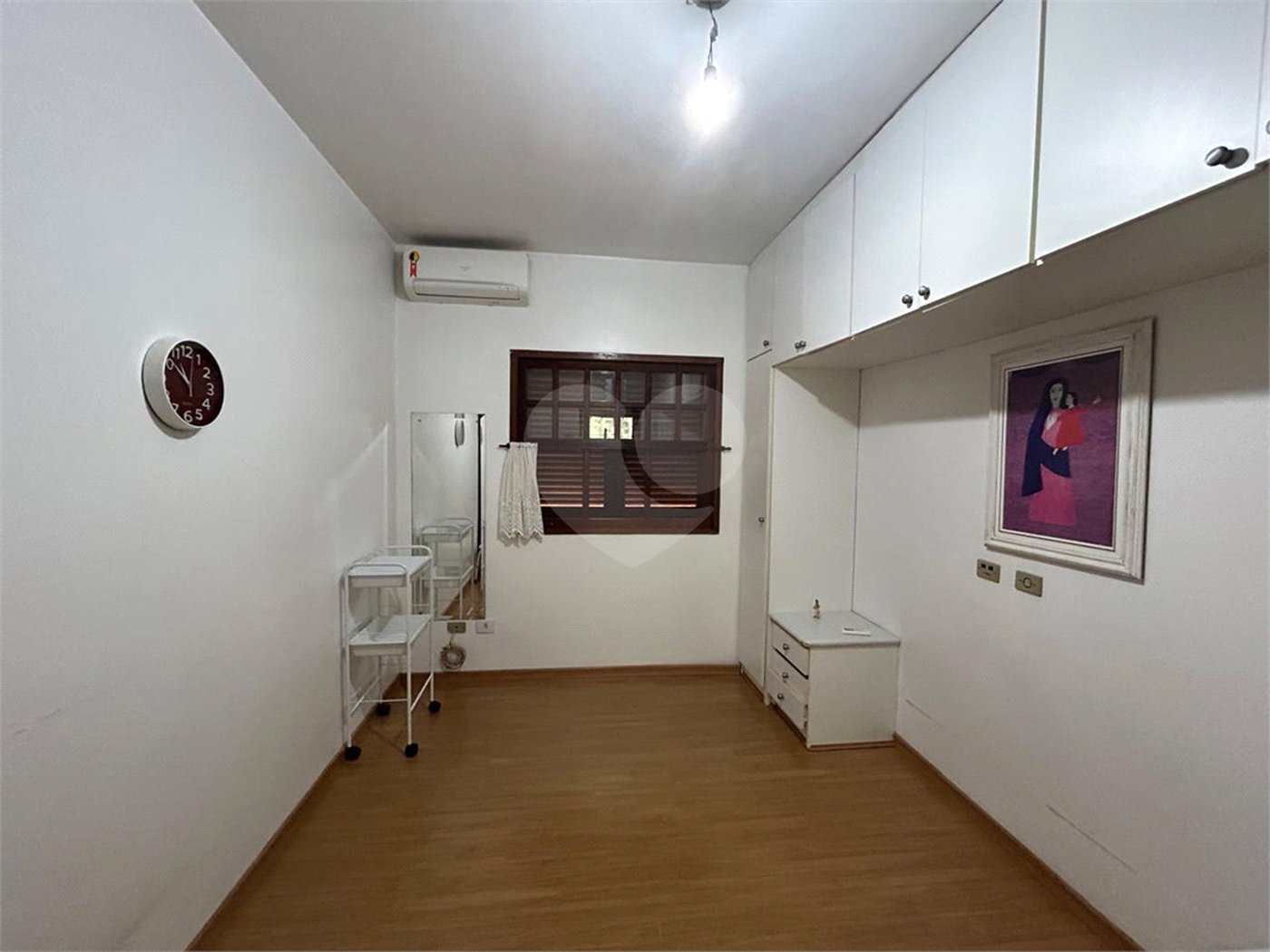 Casa à venda com 5 quartos, sendo 3 suítes, no condomínio Estância Marambaia, Vinhedo - SP