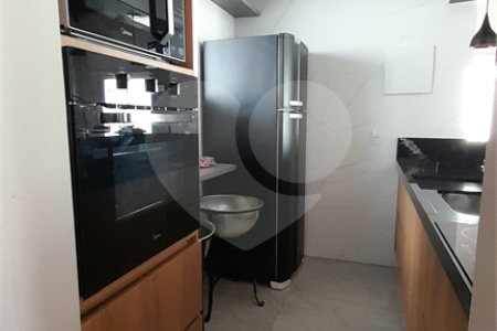 Casa à venda com 3 quartos, sendo 1 suíte, no condomínio Residencial Jardins, São Bernardo do Campo - SP