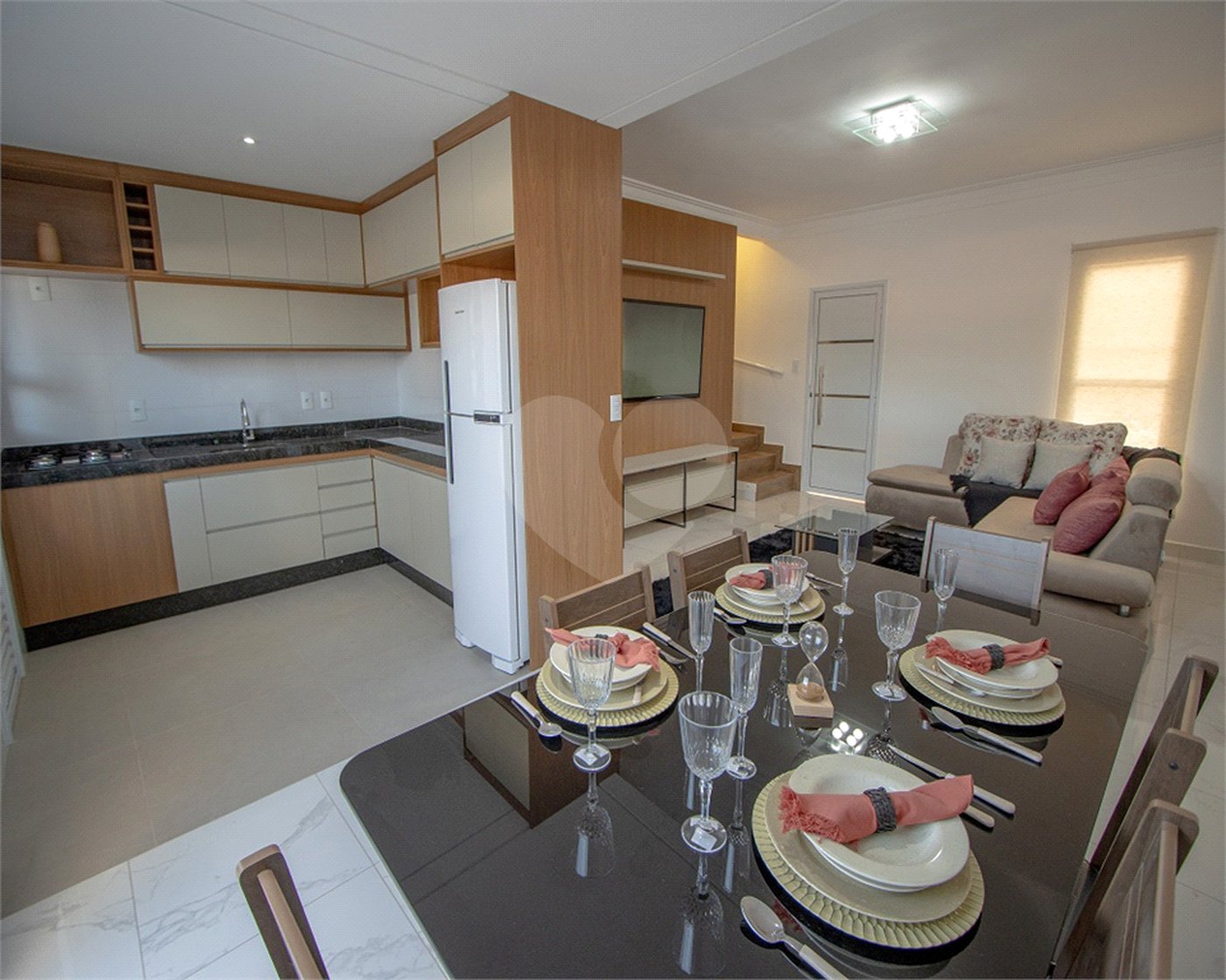 Casa à venda com 3 quartos, sendo 1 suíte, no condomínio Residencial Américo de Figueiredo, Sorocaba - SP