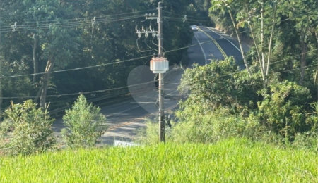 Sítio à venda com 3 quartos, sendo 1 suíte,  no Centro, Guararema, SP