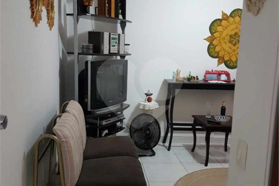Casa à venda com 4 quartos, sendo 2 suítes, no condomínio Ibiratiba, São Paulo - SP