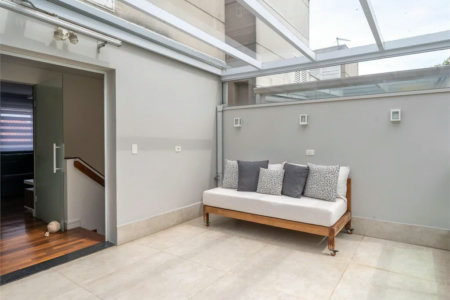 Casa à venda com 4 quartos, sendo 2 suítes, no condomínio Melbourne Residence, São Paulo - SP