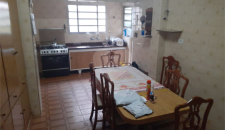 Casa Térrea à venda com 4 quartos em Vila Regente Feijó, São Paulo, SP
