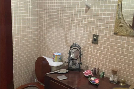 Casa à venda, 742 m², com piscina, 5 suítes, em Embu das Artes