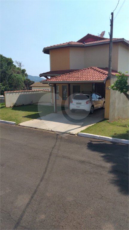 Casa à venda com 2 suítes no Centro, Águas de Lindóia, SP