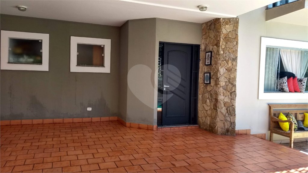 Sobrado à venda com 3 quartos, sendo 1 suíte,  em Retiro das Fontes, Atibaia, SP