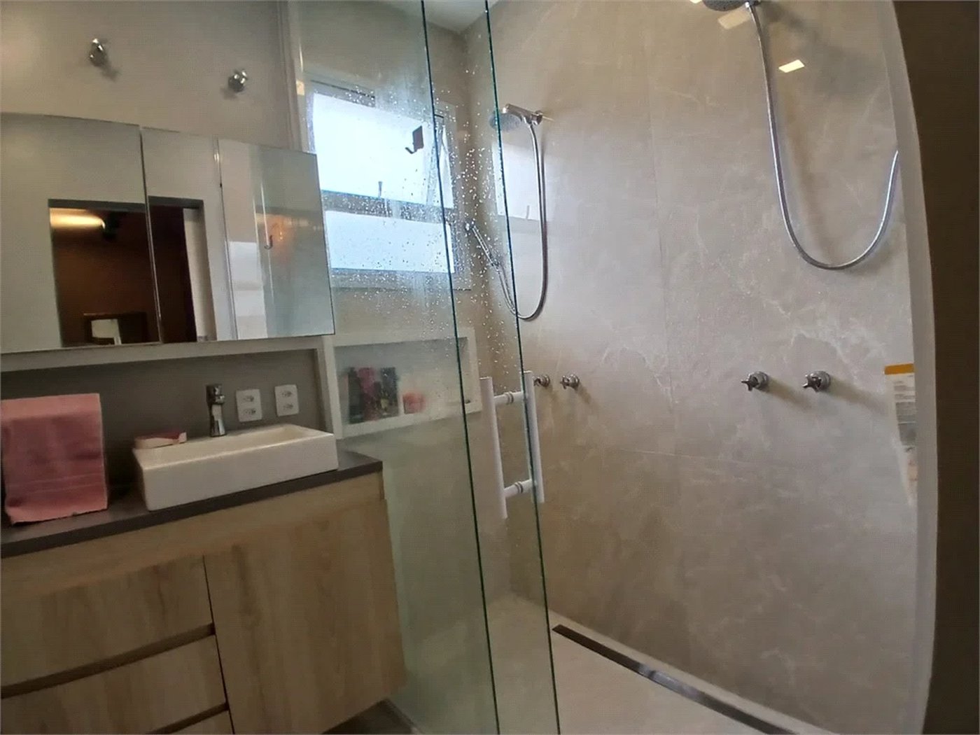 Sobrado à venda com 4 quartos, sendo 2 suítes, em Vila Ida, São Paulo, SP