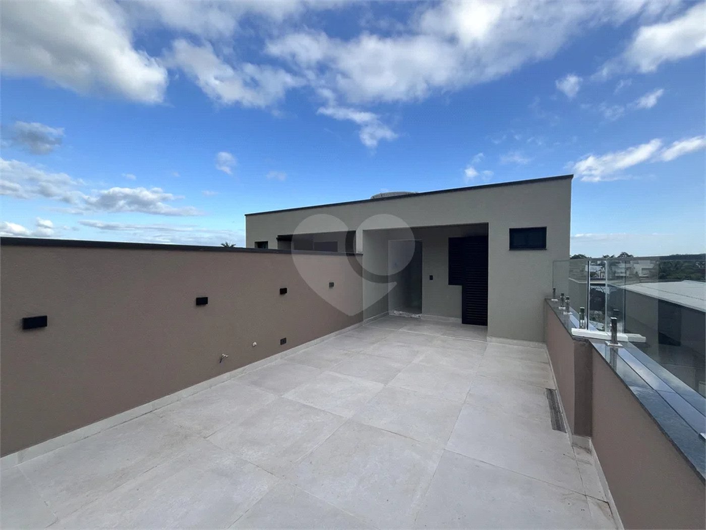 Casa à venda ou para alugar com 5 quartos, sendo 4 suítes,  em Morada da Praia, Bertioga, SP