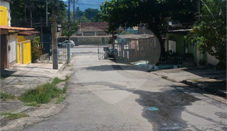 Casa à venda com 4 quartos em Santíssimo, Rio de Janeiro, RJ