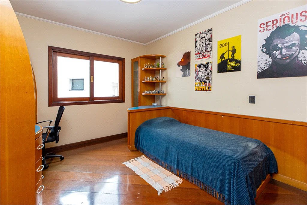 Casa à venda com 5 quartos, sendo 3 suítes, no condomínio Residencial Morumbi, São Paulo - SP
