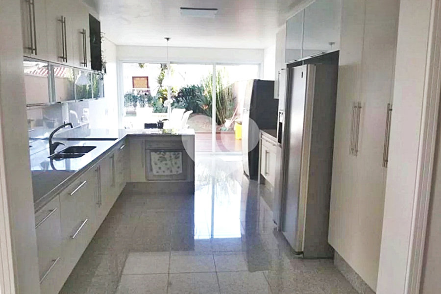 Casa à venda com 4 quartos, sendo 3 suítes, em Santana, São Paulo, SP