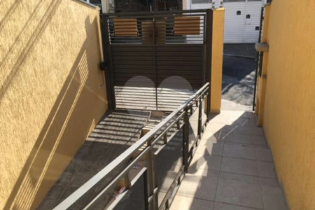 Sobrado à venda com 2 suítes em Jardim Monte Kemel, São Paulo, SP