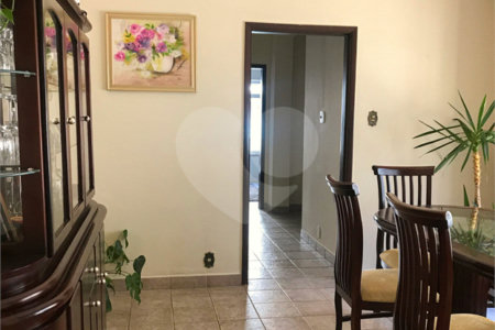 Casa à venda com 4 quartos, sendo 1 suíte,  em Vila Olímpia, São Paulo, SP