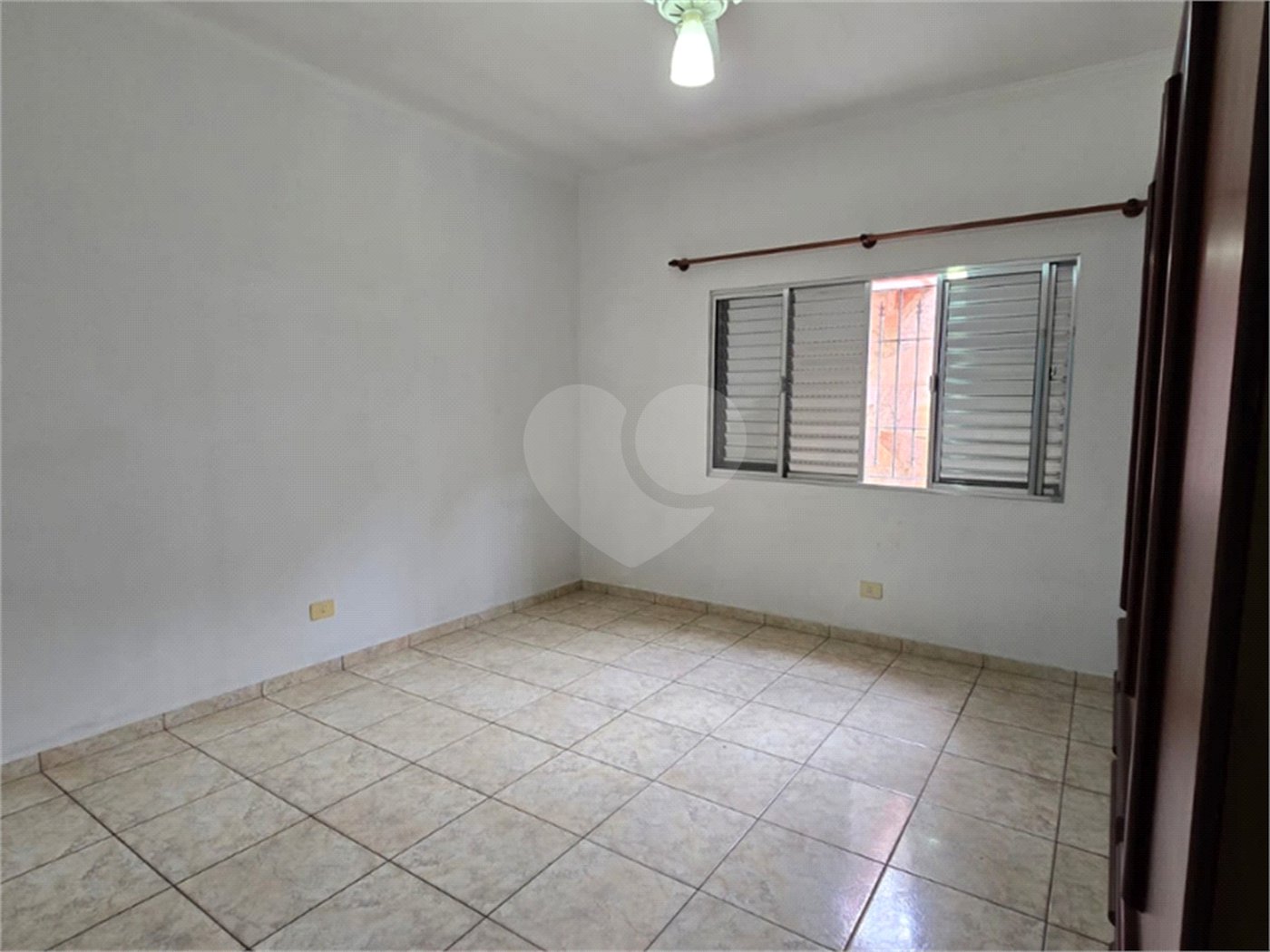 Casa à venda com 3 quartos, sendo 1 suíte, em Vila Pereira Cerca, São Paulo, SP
