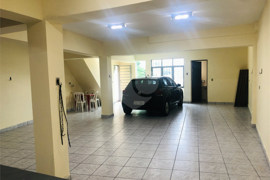Sobrado à venda com 3 quartos, sendo 1 suíte, em Vila Romero, São Paulo, SP