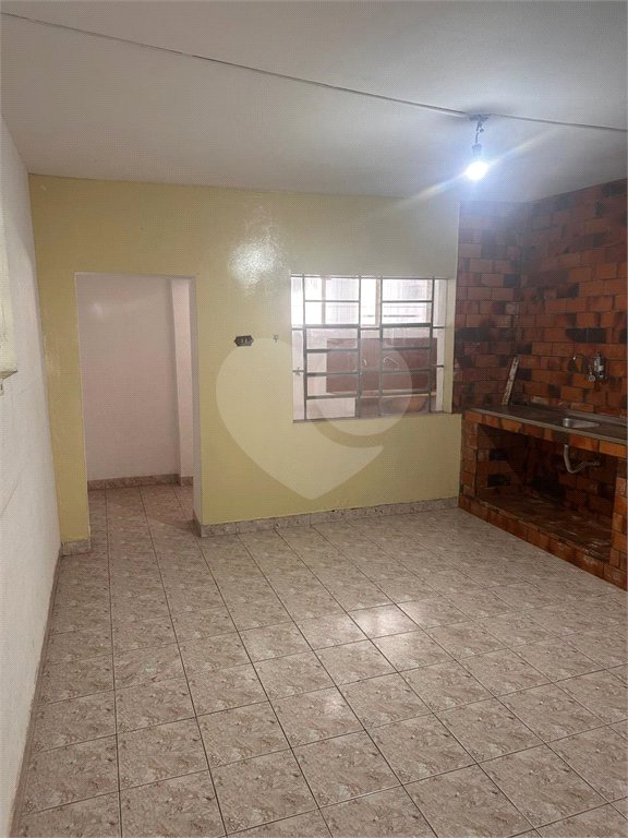 Sobrado à venda com 2 quartos em Vila Zat, São Paulo, SP