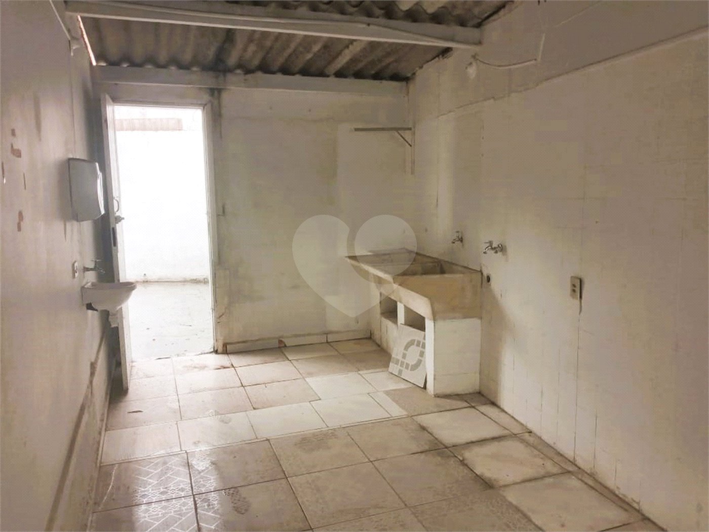 Casa à venda ou para alugar com 7 quartos, sendo 2 suítes, em Jardim Peri Peri, São Paulo, SP