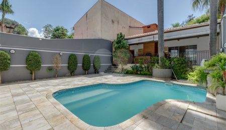 Casa à venda com 4 quartos, sendo 1 suíte,  em Alto da Boa Vista, São Paulo, SP