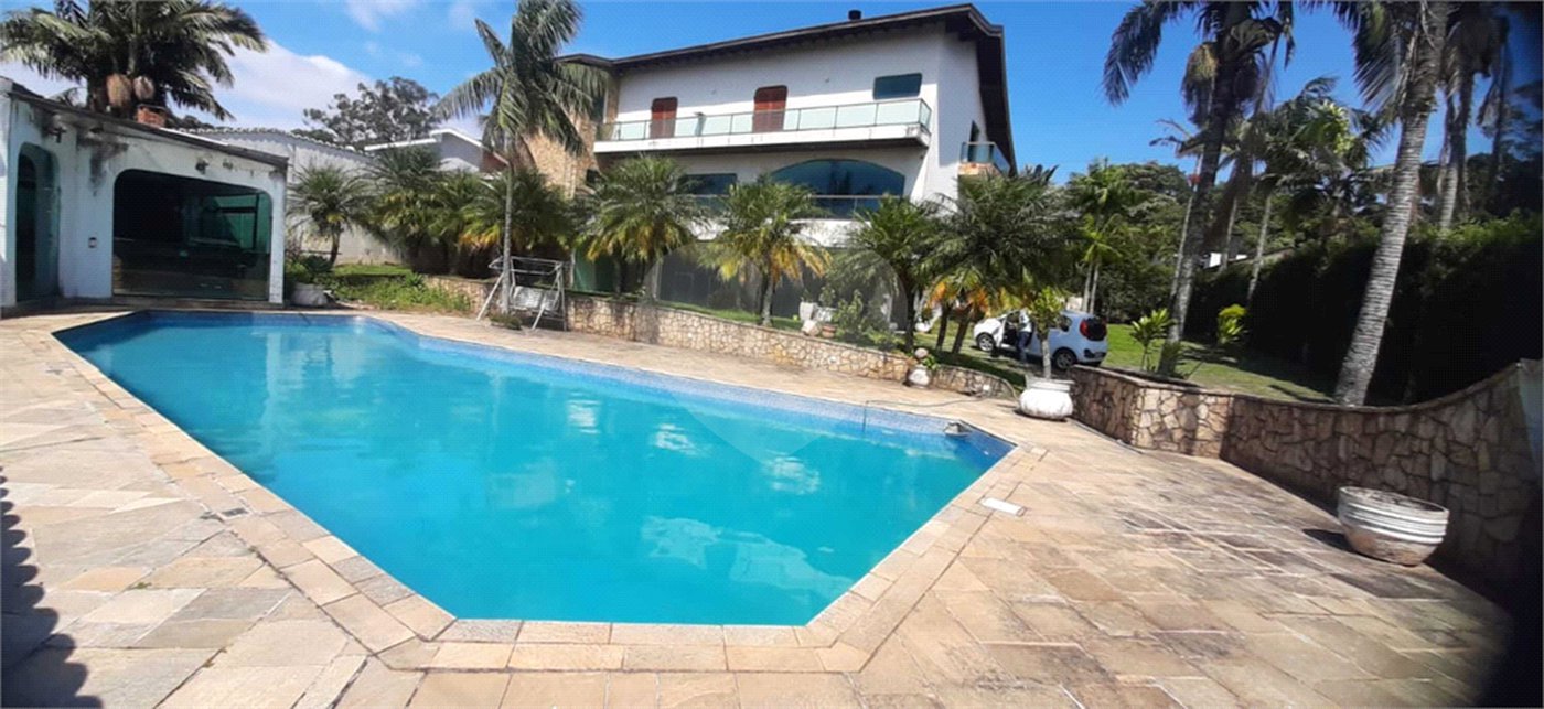 Casa à venda com 4 suítes no condomínio Parque Imperial da Cantareira, Mairiporã - SP