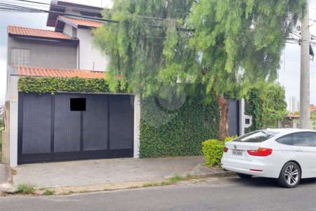 Sobrado à venda com 3 quartos, sendo 1 suíte,  em Jardim Regina, Indaiatuba, SP