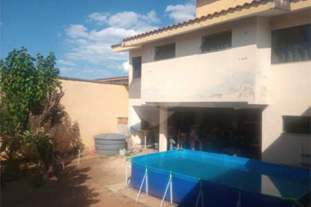 Casa à venda com 2 suítes em Jardim Santa Bárbara, Atibaia, SP