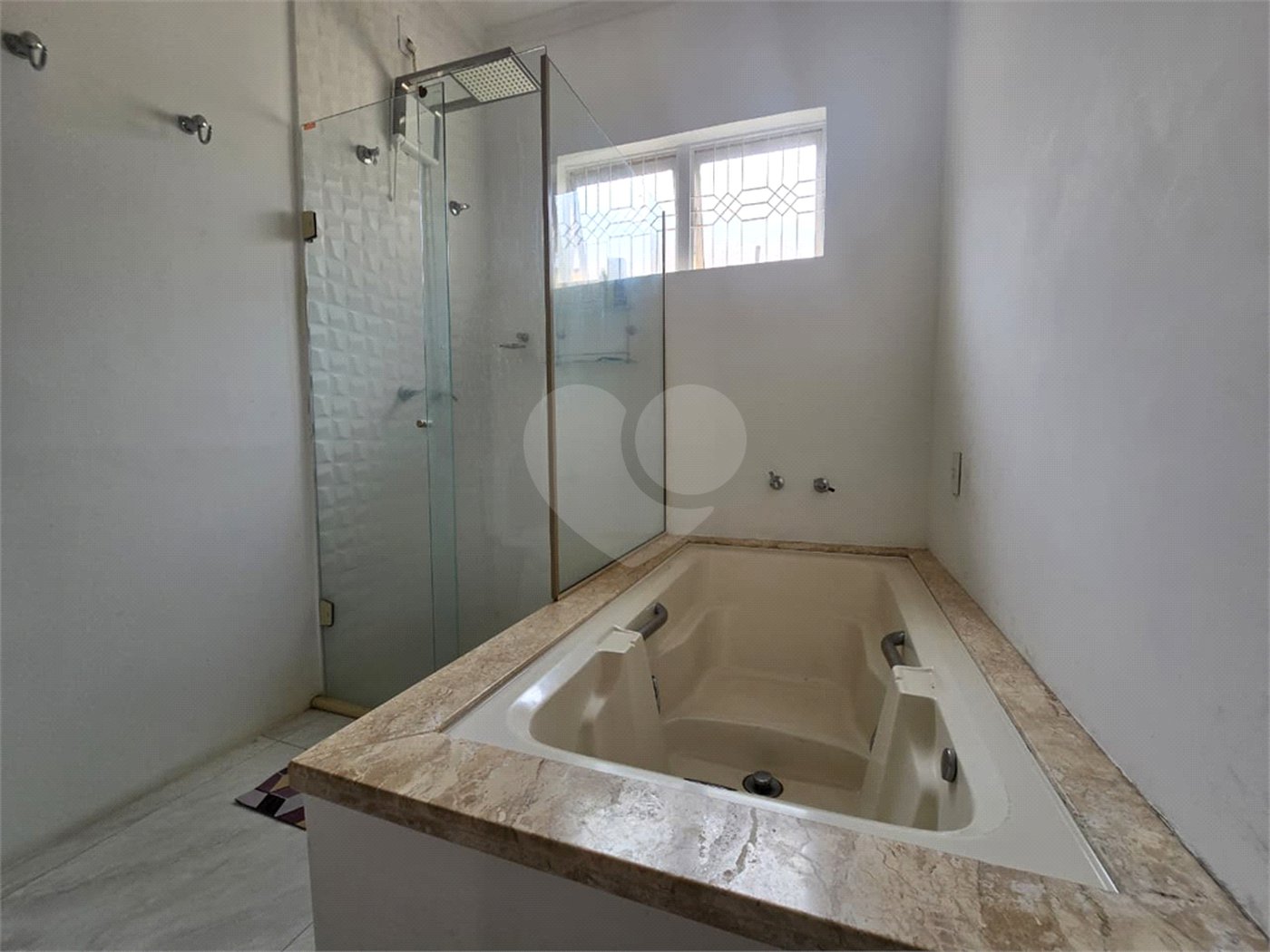 Casa à venda com 3 quartos, sendo 1 suíte,  em Jardim Shangri-lá, Itapetininga, SP