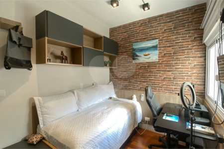 Casa à venda com 4 quartos, sendo 3 suítes, no condomínio Brisa Verde, São Paulo - SP