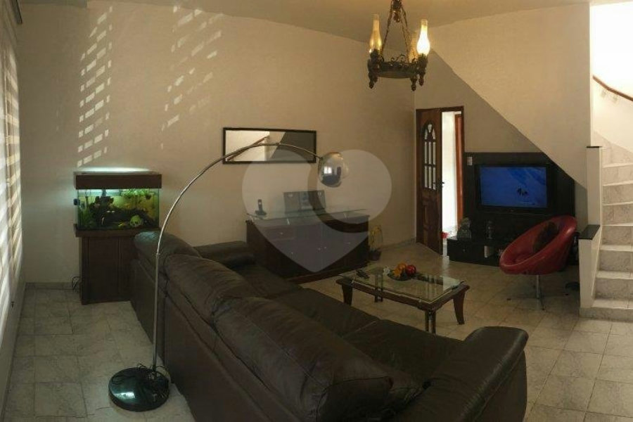 Casa à venda com 3 quartos, sendo 1 suíte, em Santana, São Paulo, SP