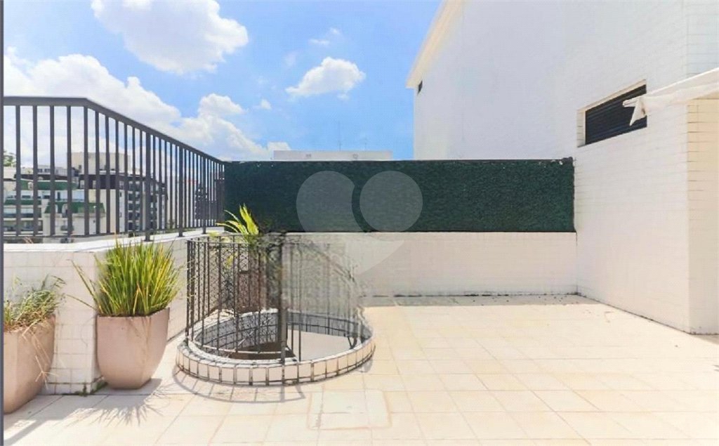Apartamento à venda com 3 quartos, sendo 1 suíte,  em Cidade São Francisco, São Paulo, SP