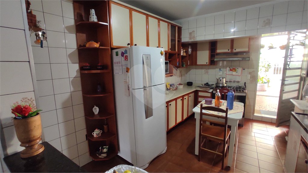 Sobrado à venda com 3 quartos, sendo 1 suíte, em Tremembé, São Paulo, SP