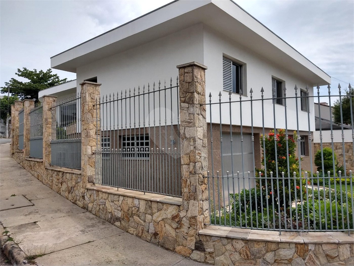 Sobrado à venda com 3 quartos, sendo 1 suíte,  em Jardim Franca, São Paulo, SP
