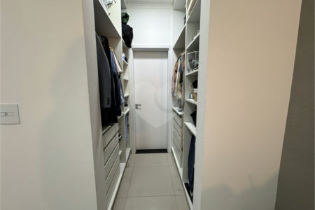 Casa à venda com 3 quartos, sendo 1 suíte, no condomínio Jardim Guarujá, Salto - SP