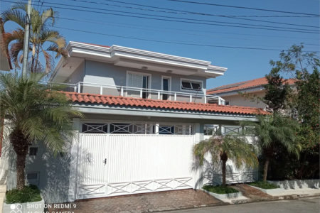 Sobrado à venda com 4 suítes em Cidade São Francisco, São Paulo, SP