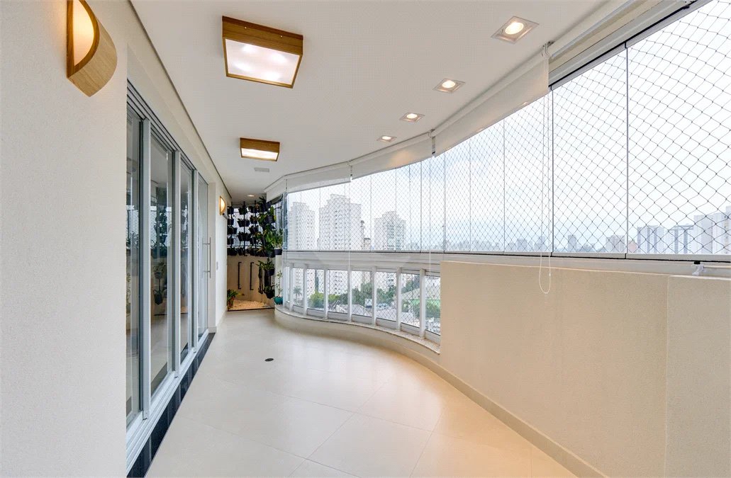 Apartamento à venda com 3 suítes em Jardim Marajoara, São Paulo, SP