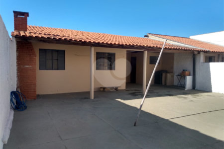 Casa à venda com 3 quartos em Vila Reis, Itapetininga, SP