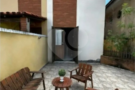 Sobrado à venda com 3 quartos, sendo 1 suíte, em Jardim Ester, São Paulo, SP