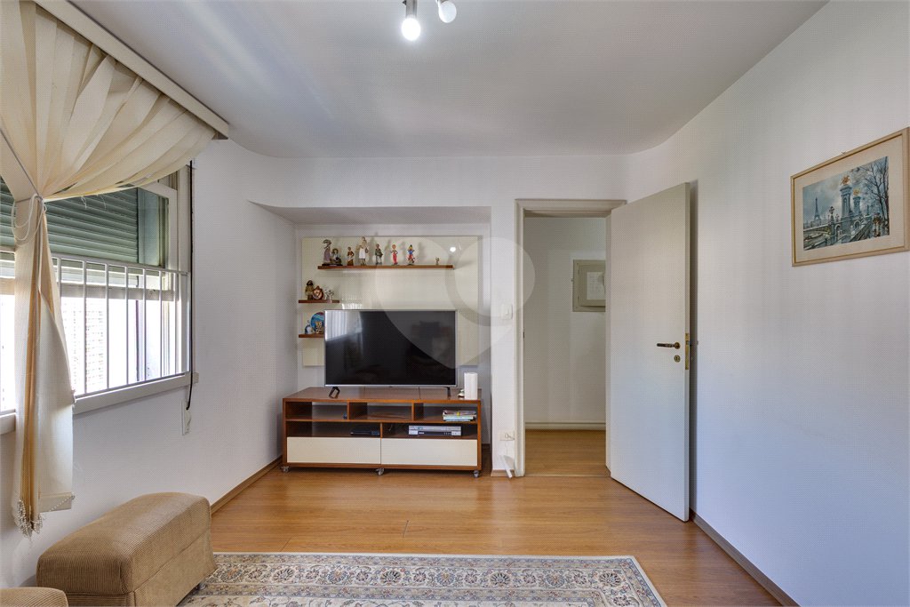 Apartamento à venda com 4 quartos, sendo 1 suíte, em Alto da Boa Vista, São Paulo, SP