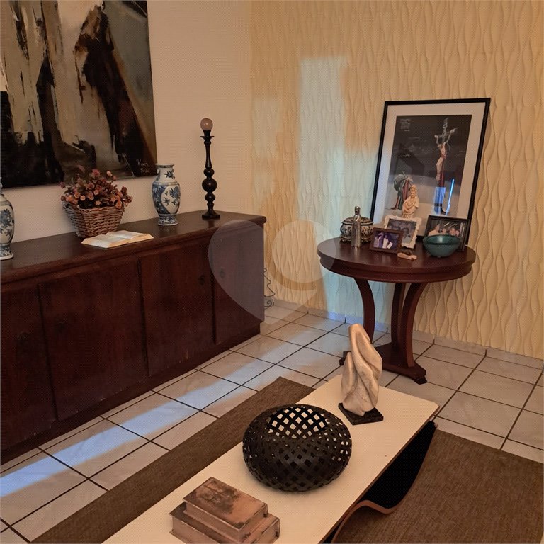 Casa à venda com 3 quartos, sendo 1 suíte,  em Jardim das Estações (vila Xavier), Araraquara, SP