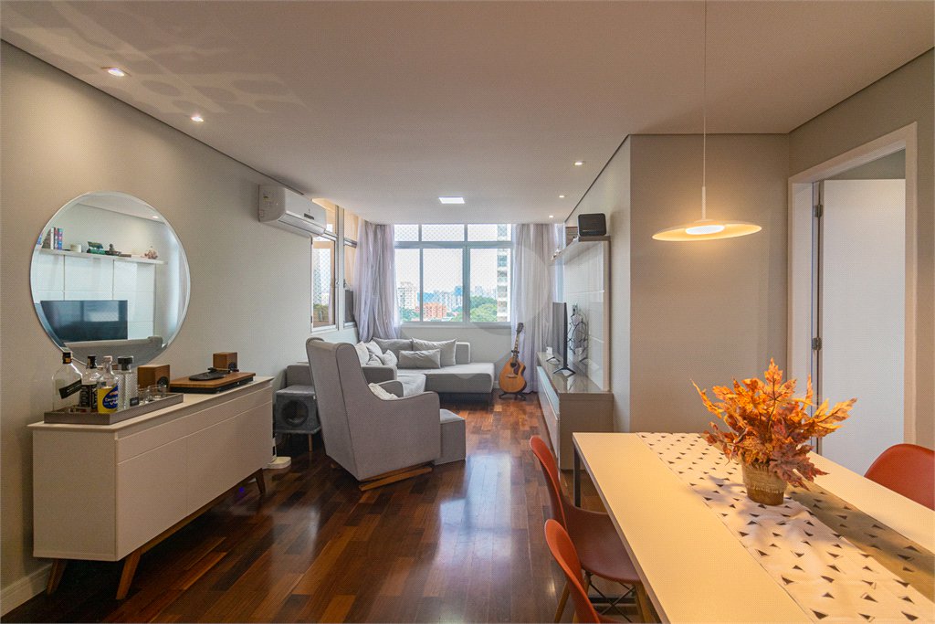 Apartamento à venda com 3 quartos, sendo 1 suíte, em Alto da Boa Vista, São Paulo, SP