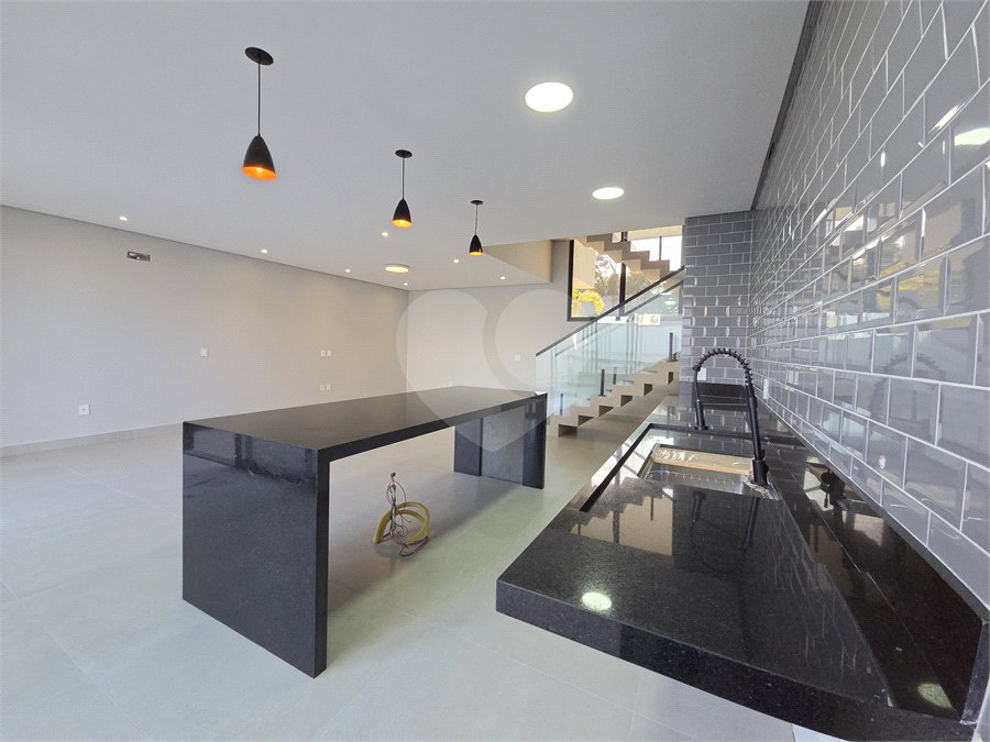 Casa à venda com 3 suítes no condomínio Helena Maria, Sorocaba - SP