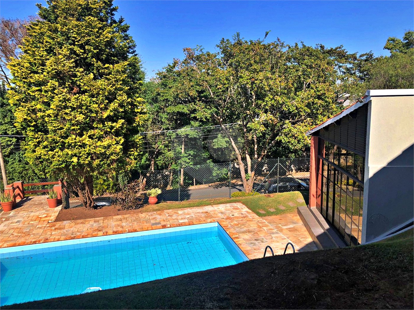 Casa à venda com 4 quartos, sendo 2 suítes, no condomínio Estância Marambaia, Vinhedo - SP