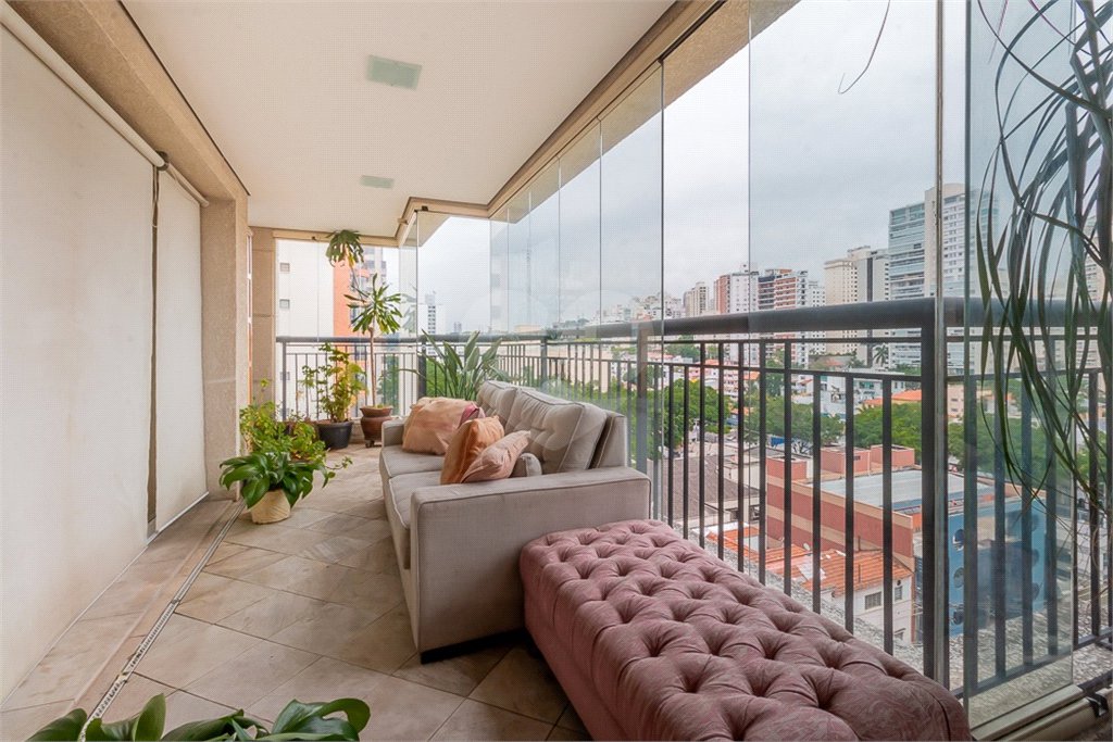 Apartamento à venda ou para alugar com 3 suítes em Santa Cecília, São Paulo, SP