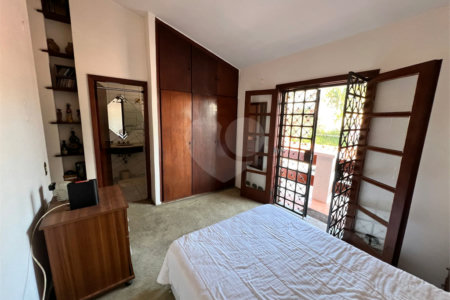 Casa à venda com 4 quartos, sendo 3 suítes, em Chácara Monte Alegre, São Paulo, SP