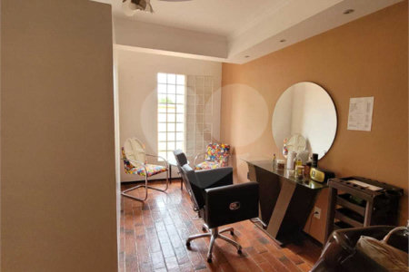 Casa à venda com 4 quartos, sendo 1 suíte, em Vila Leão, Sorocaba, SP