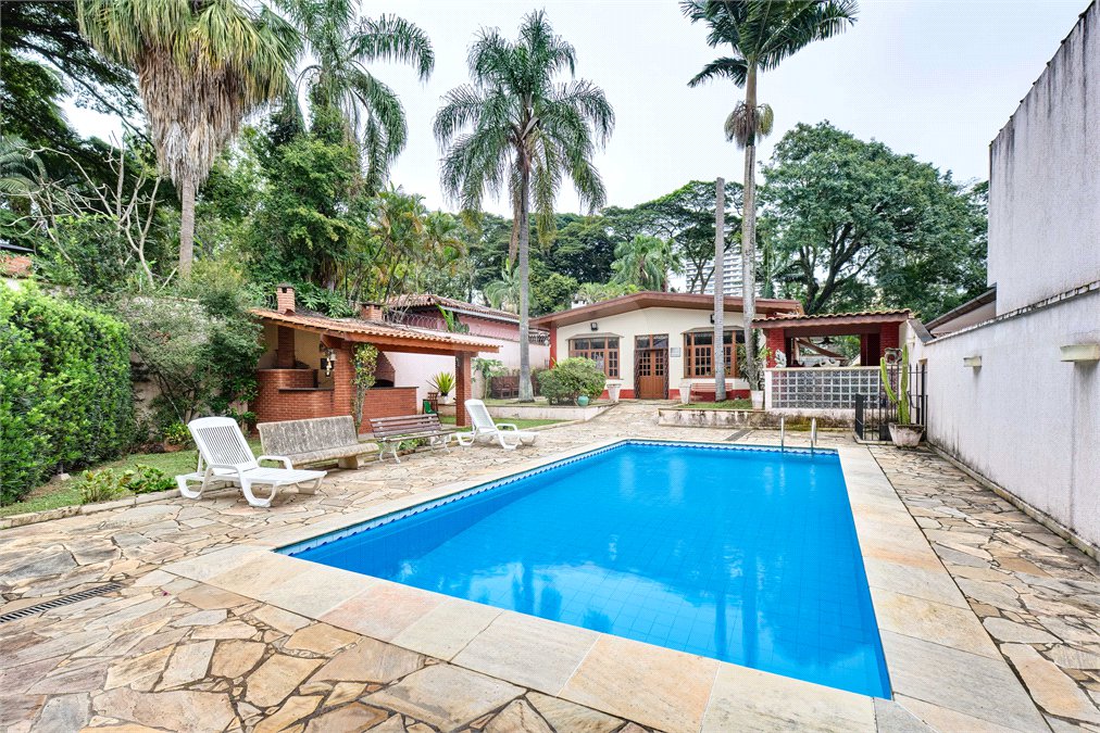 Casa à venda com 3 quartos, sendo 2 suítes, em Alto da Boa Vista, São Paulo, SP