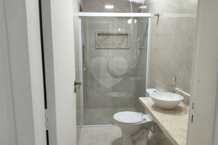 Casa à venda com 3 quartos, sendo 1 suíte, no condomínio Res Saint Honoré, São Paulo - SP