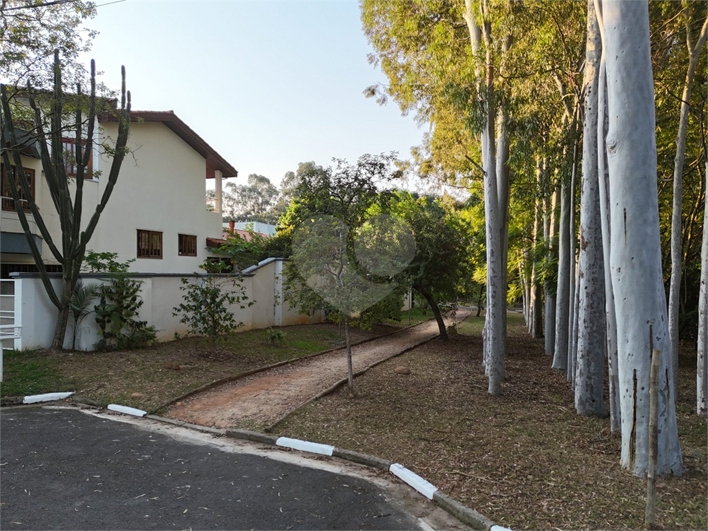 Casa à venda com 6 quartos, sendo 5 suítes, no condomínio Ibiti do Paço, Sorocaba - SP